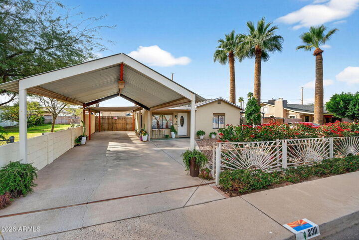 Property Photo:  2311 E Willetta Street  AZ 85006 