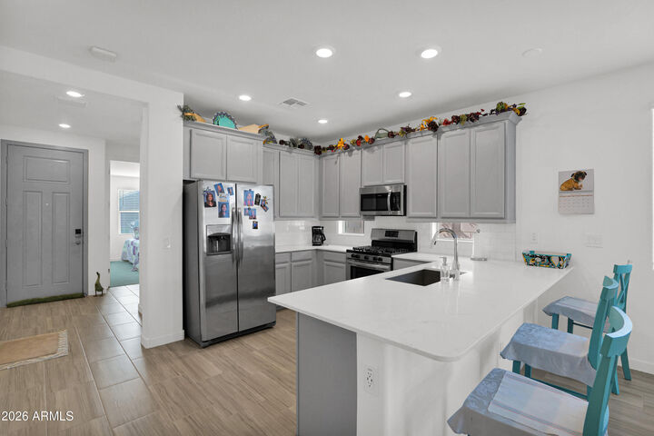 Property Photo:  432 W Tamarack Drive  AZ 85140 