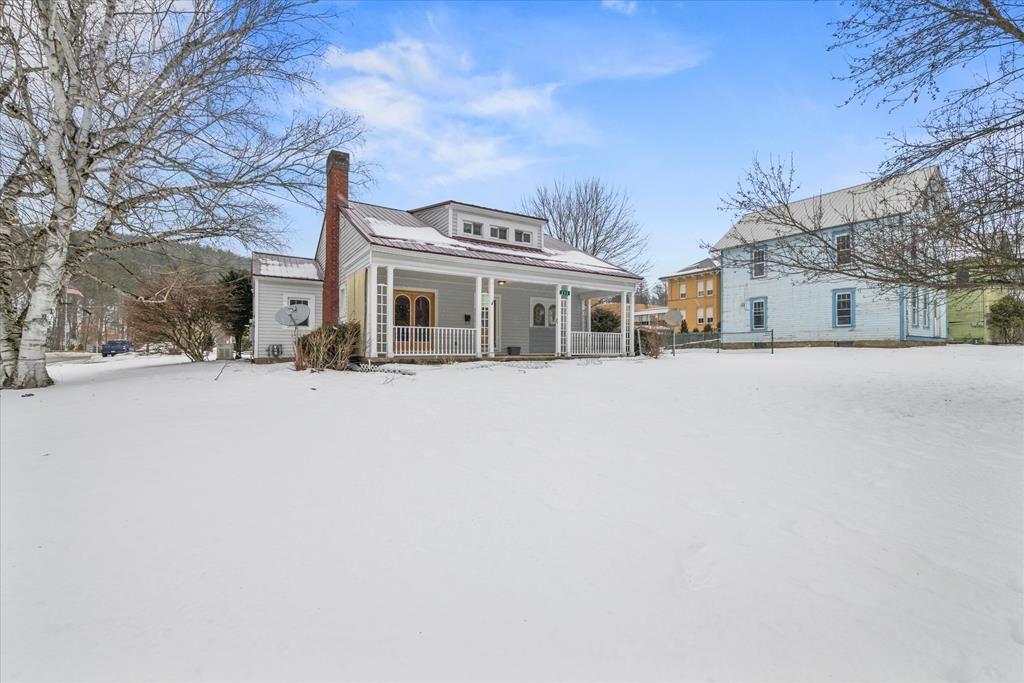 Property Photo:  233 Main St  PA 16351 
