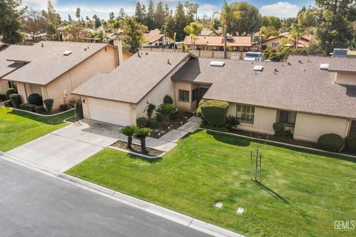 Property Photo:  2300 El Portal Drive 63  CA 93309 