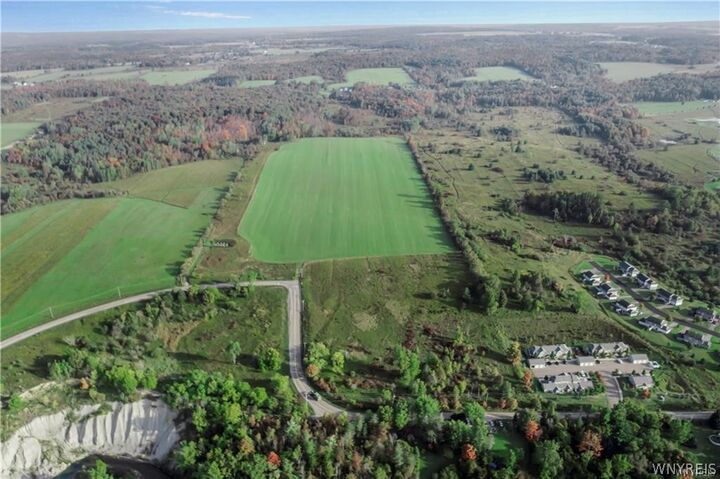 Property Photo:  543 North Street  NY 14009 