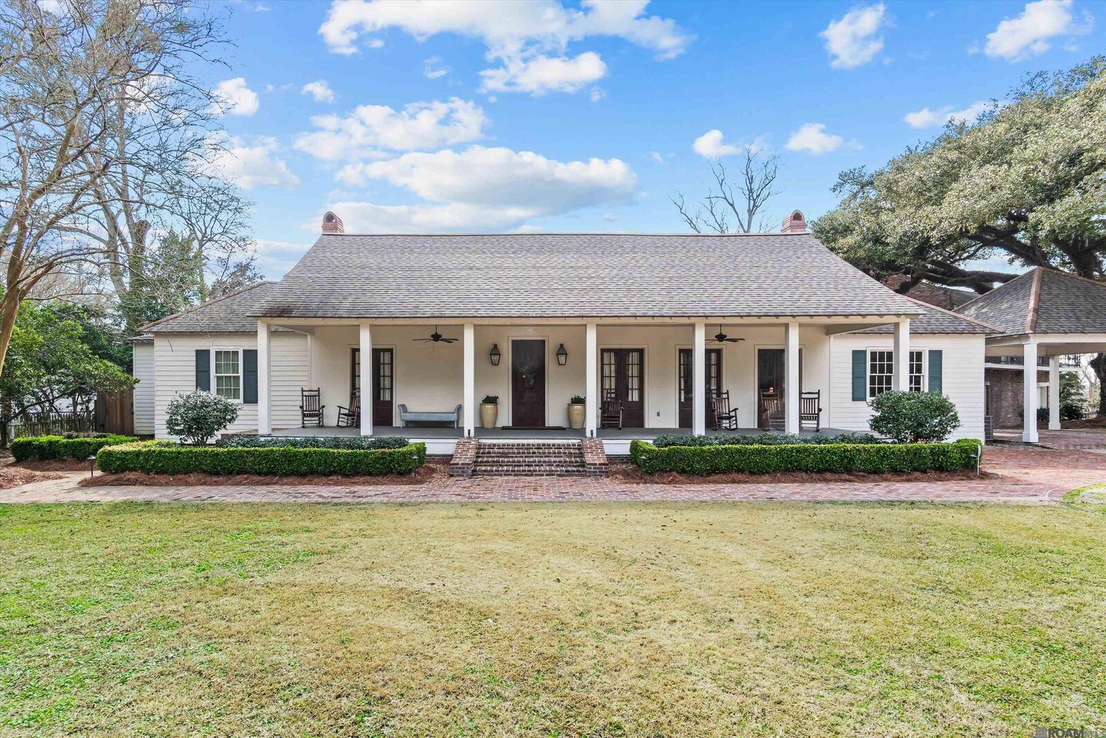 Property Photo:  6222 Highland Rd  LA 70808 