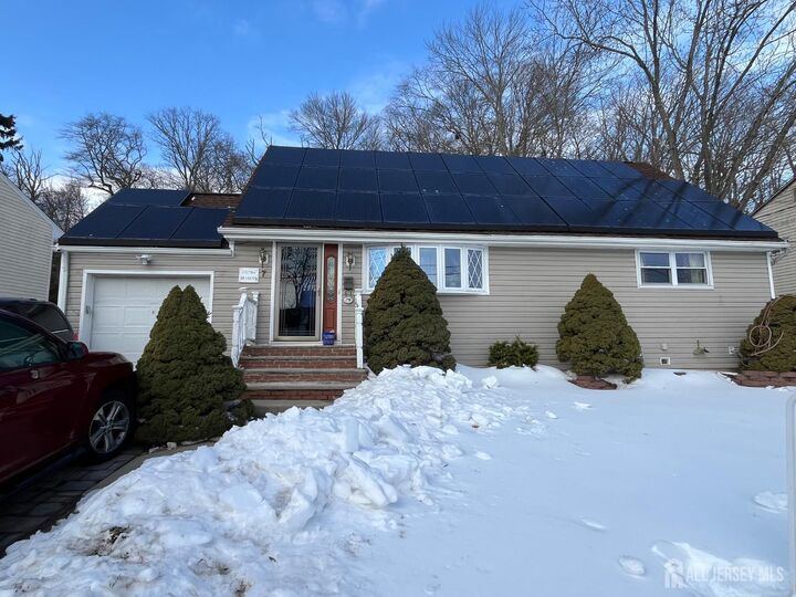 Property Photo:  7 Sparta Court  NJ 08879 