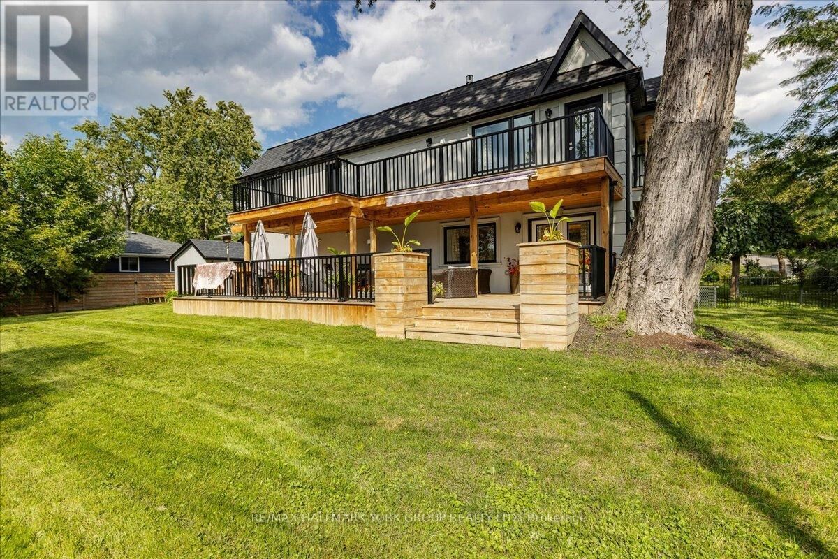 Property Photo: 181 Bowling Green Road ON L4P 3C8