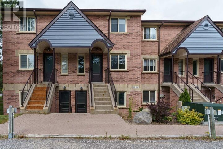 Property Photo: 142 Ecclestone Drive 10 ON P1L 1G6