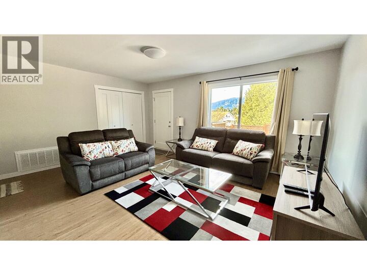 Property Photo: 1425 Nalabila Boulevard 5 BC V8C 1E4