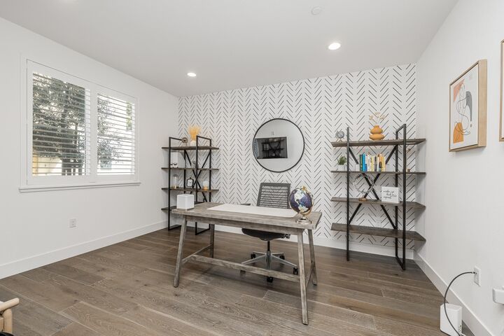 Property Photo:  242 Bolt Ct  CA 94544 