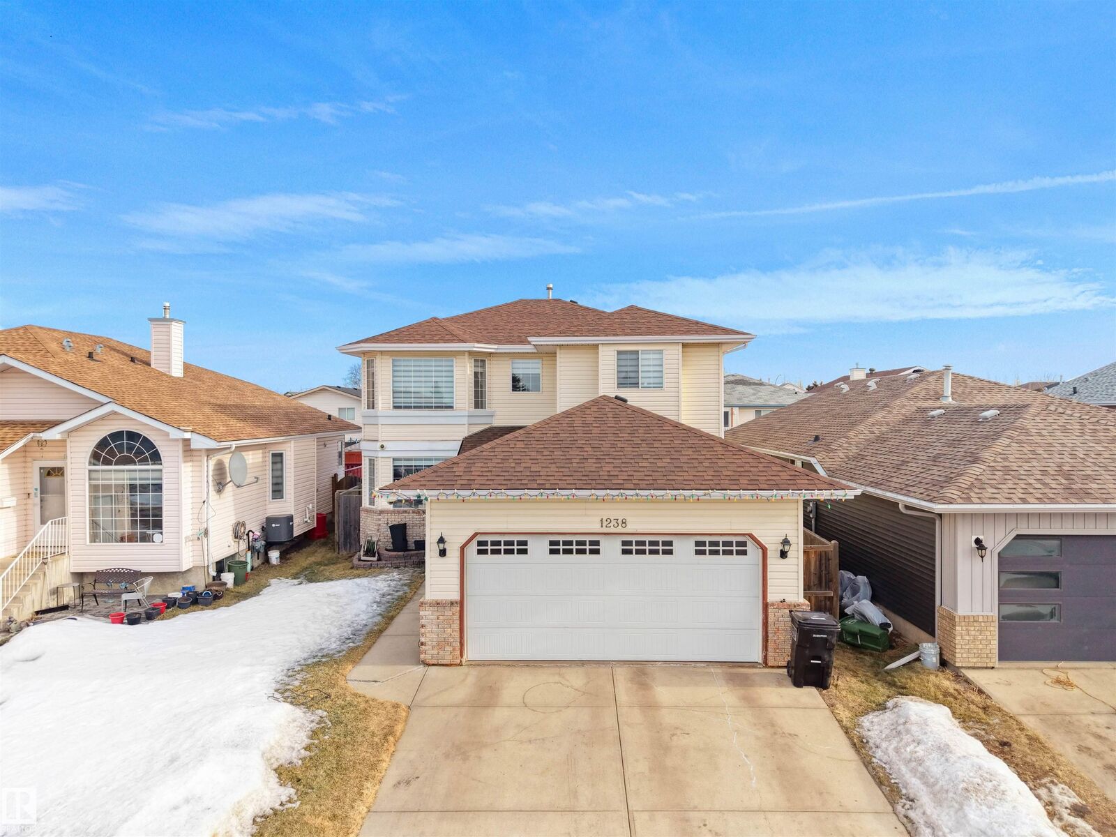 Property Photo:  1238 Joyce Crescent NW  AB T6L 6V3 