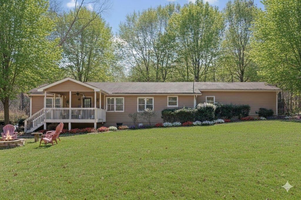 Property Photo:  1537 David Lee Street  GA 30102 