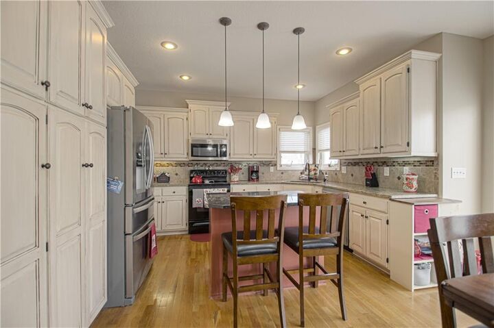 Property Photo:  669 N Pine Circle  KS 66030 