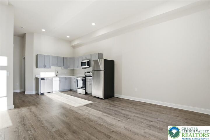 Property Photo:  109 S Centre Street 2  PA 17901 