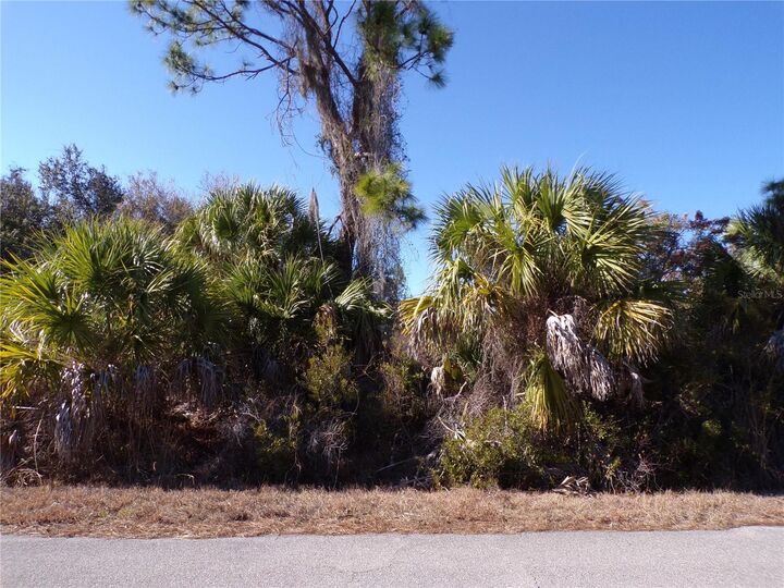 Property Photo:  Casco Circle  FL 34288 