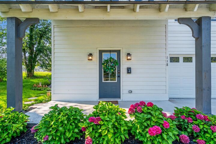 Property Photo:  118 Elkenburg Street 20  MI 49090 