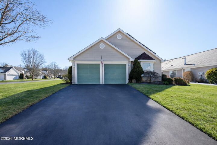 Property Photo:  11 Ivy Hill Road  NJ 08701 