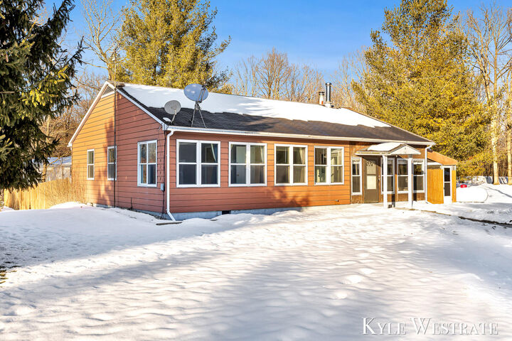 Property Photo: 10298 N 19th Street MI 49080