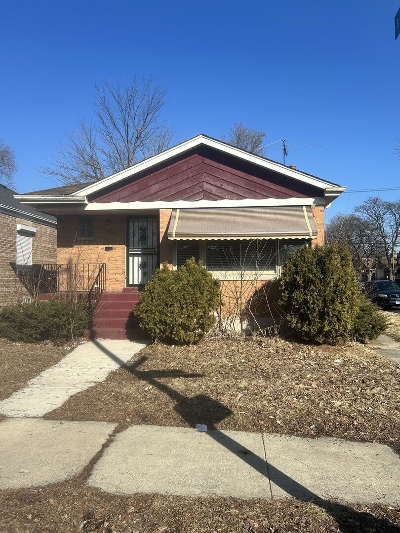 Property Photo: 258 E 107th Street IL 60628