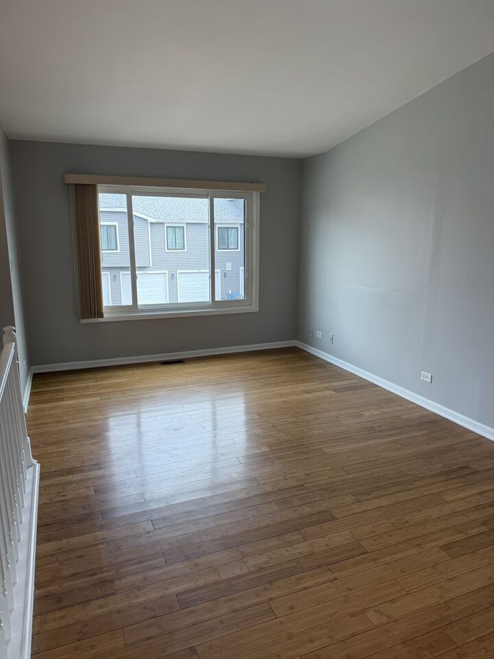 Property Photo:  1010 Hayes Court 1010  IL 60061 