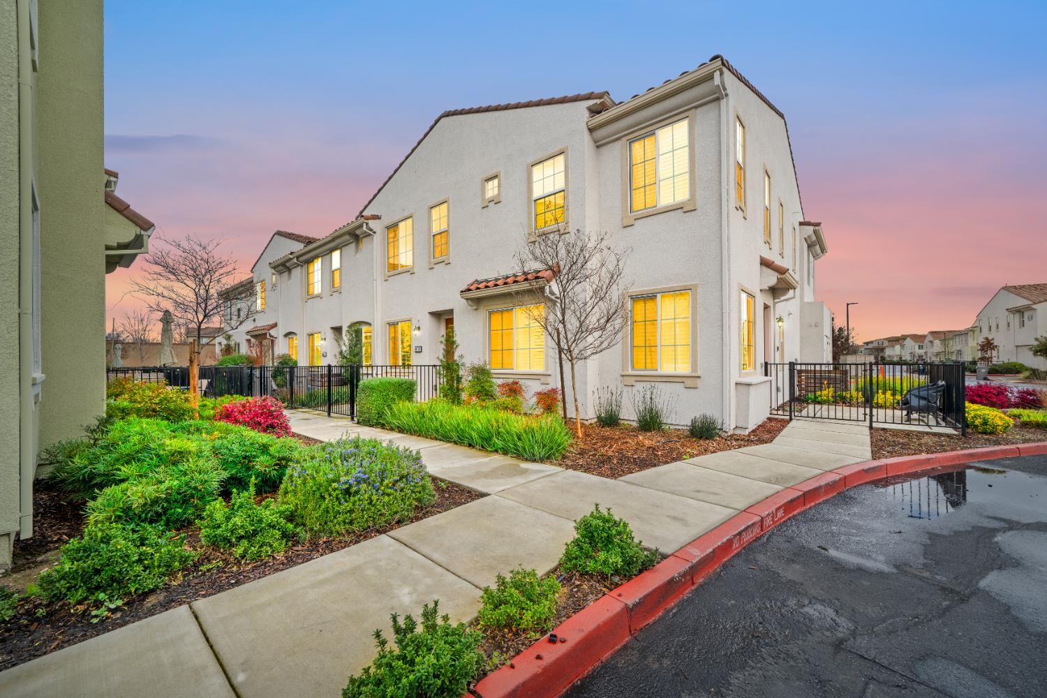 Property Photo:  5301 E Commerce Way 58104  CA 95835 