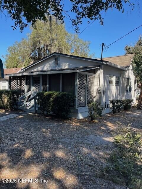 Property Photo:  319 Pine Avenue S  FL 32043 