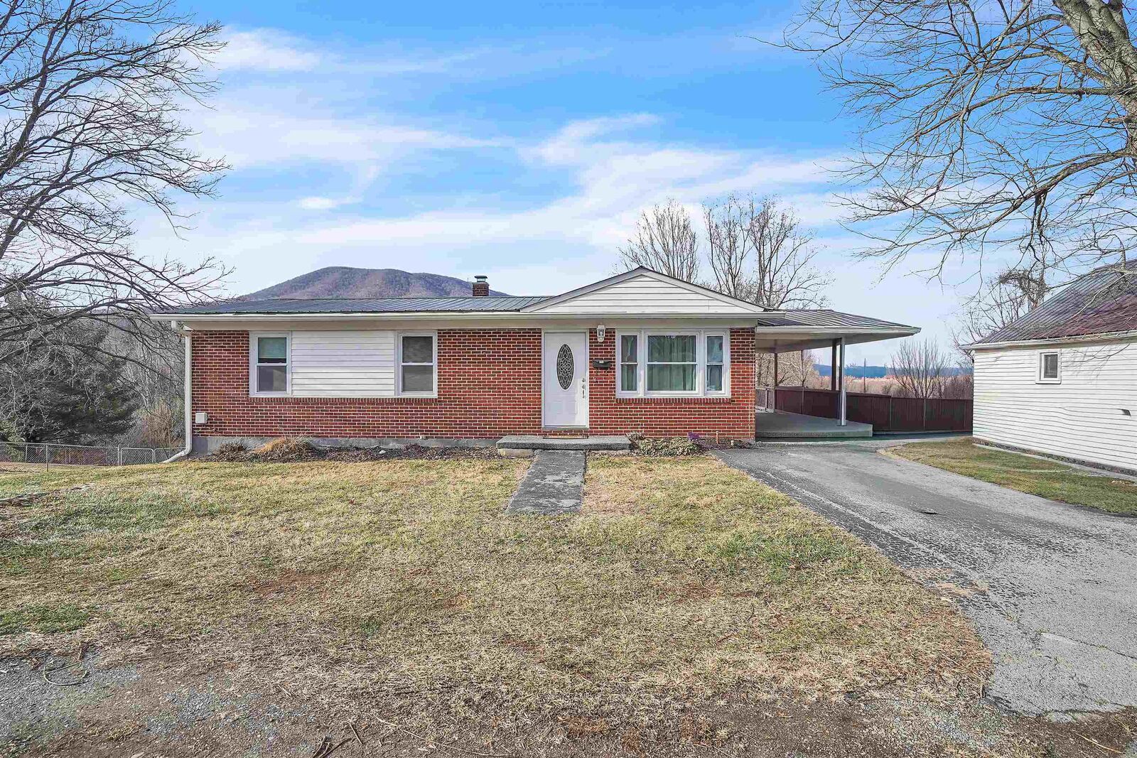 Property Photo: 709 Giles Street VA 24134