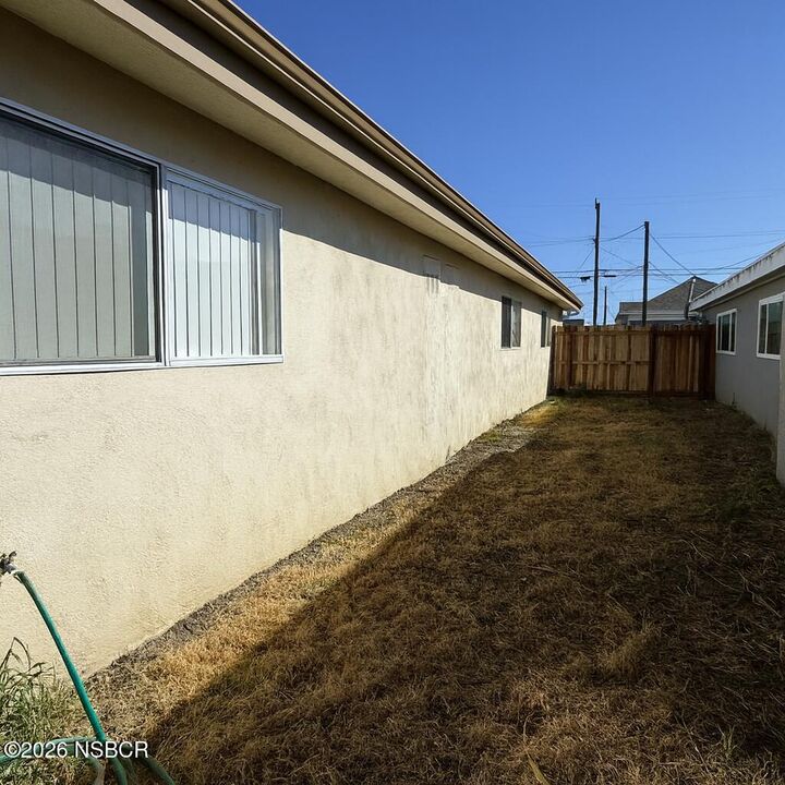 Property Photo:  622 N B Street  CA 93436 