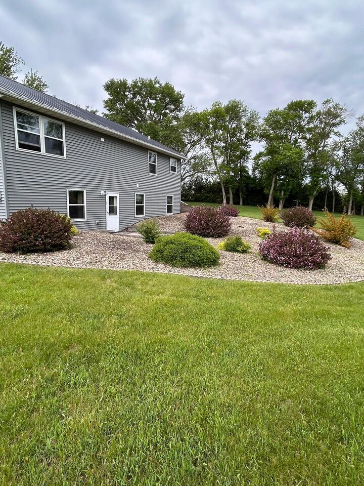 Property Photo:  23371 650th Avenue  MN 56009 