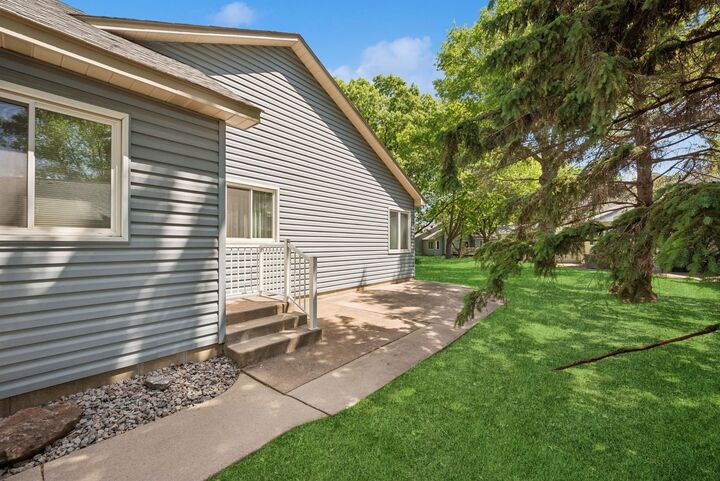 Property Photo: 2639 Lake Court Circle 81 MN 55112