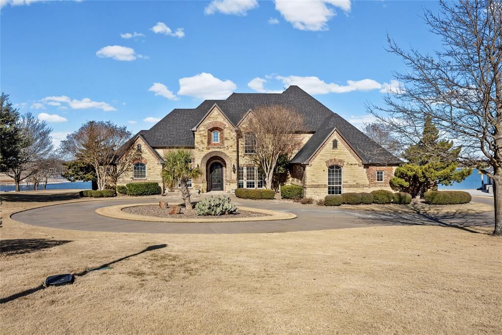 Property Photo:  110 Eagle Point Drive  TX 75165 