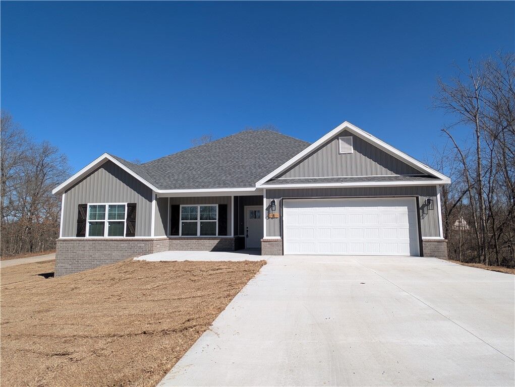 Property Photo:  8 Whithorn Lane  AR 72715 