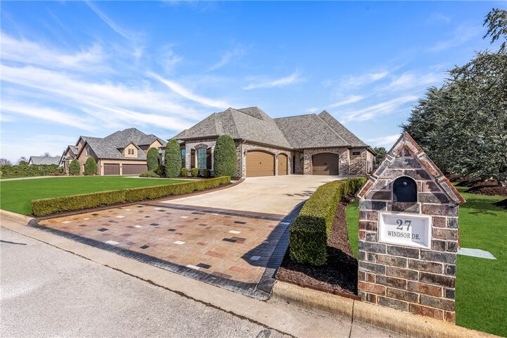 Property Photo:  27 S Windsor Drive  AR 72758 