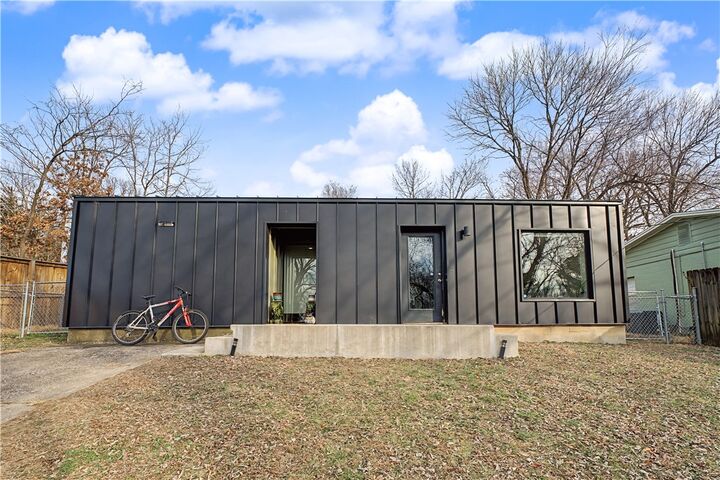 Property Photo: 560 N Fallin Avenue AR 72701