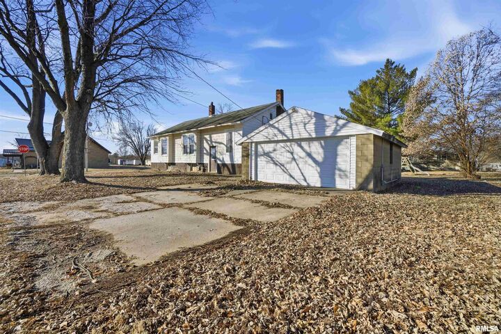 Property Photo: 509 W Fort Street IL 61531