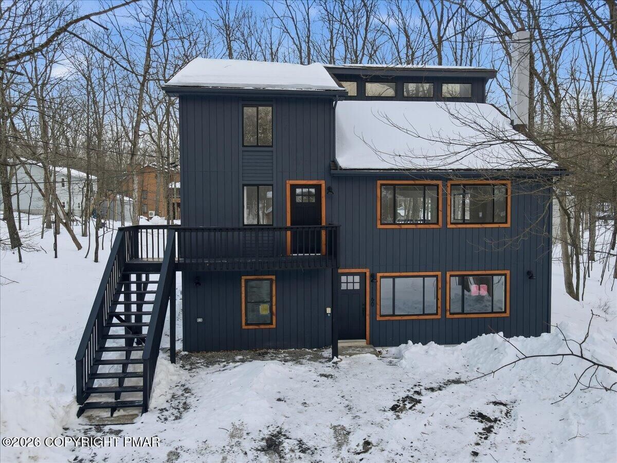 Property Photo:  1160 Belaire Drive  PA 18301 