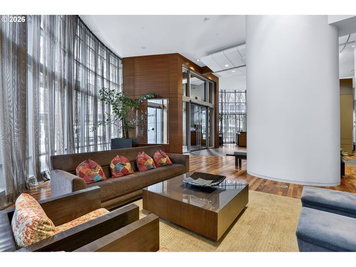 Property Photo:  3601 S River Pkwy 702  OR 97239 