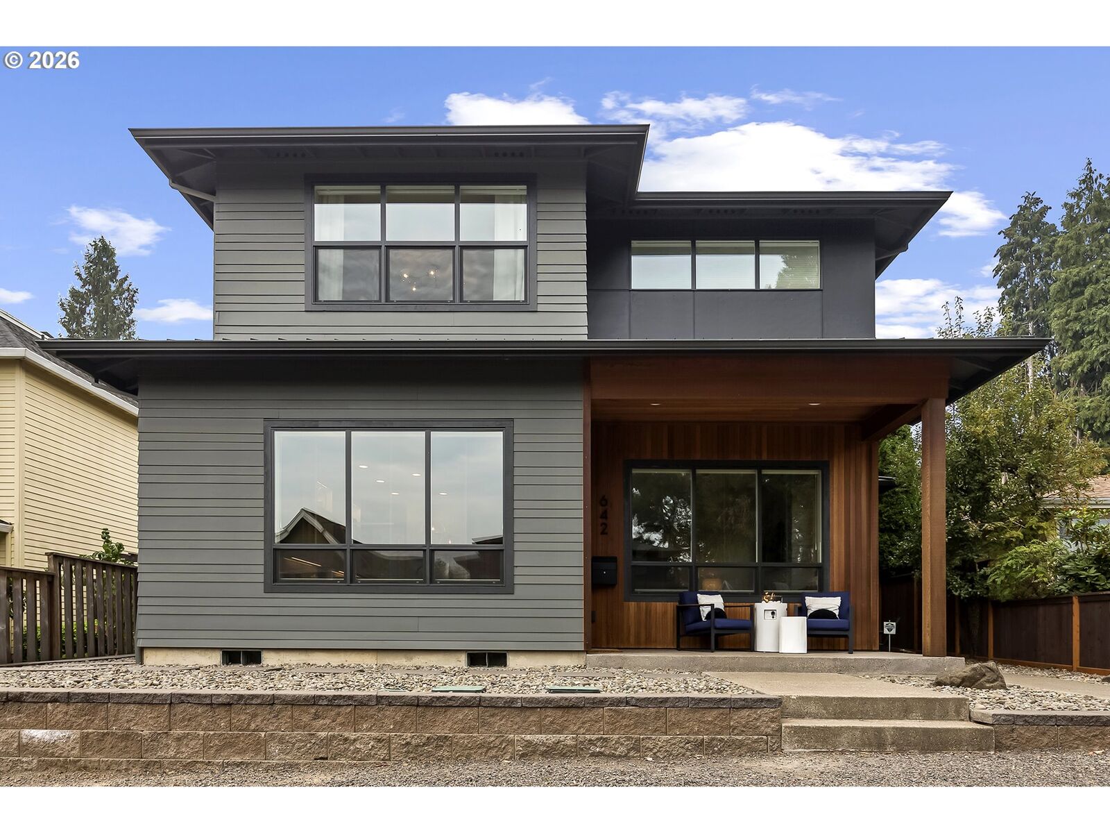 Property Photo:  642 3rd St  OR 97034 