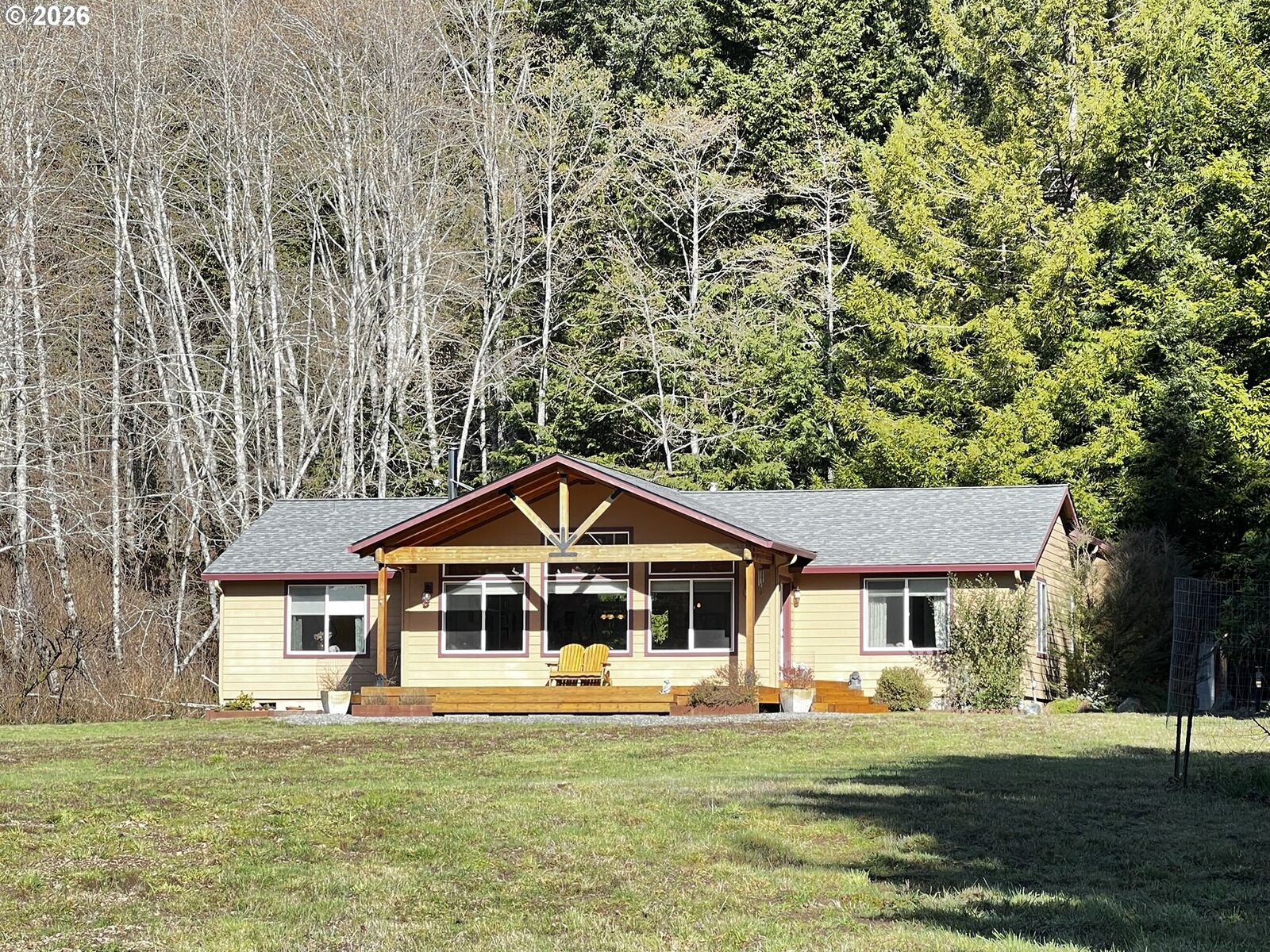 Property Photo:  407 Winchuck River Rd  OR 97415 