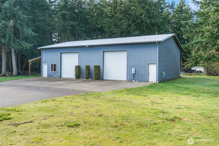 Property Photo: 5008 Dodjatree Lane SE WA 98501