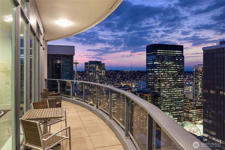 Property Photo:  1920  4th Avenue 3104  WA 98101 