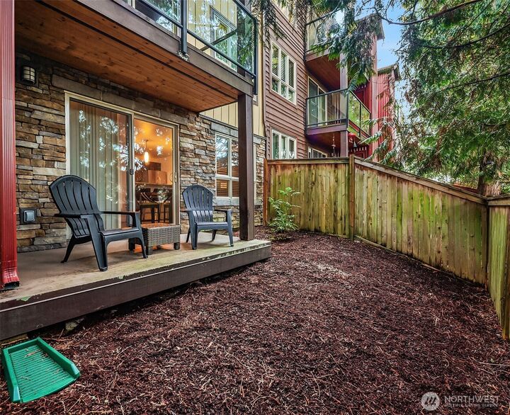 Property Photo: 15070 NE 82nd Street 103 WA 98052