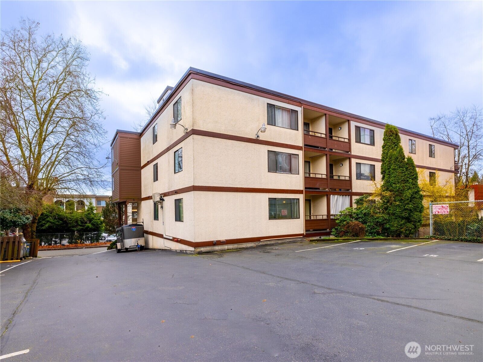 Property Photo:  2100 N 106th 307  WA 98133 