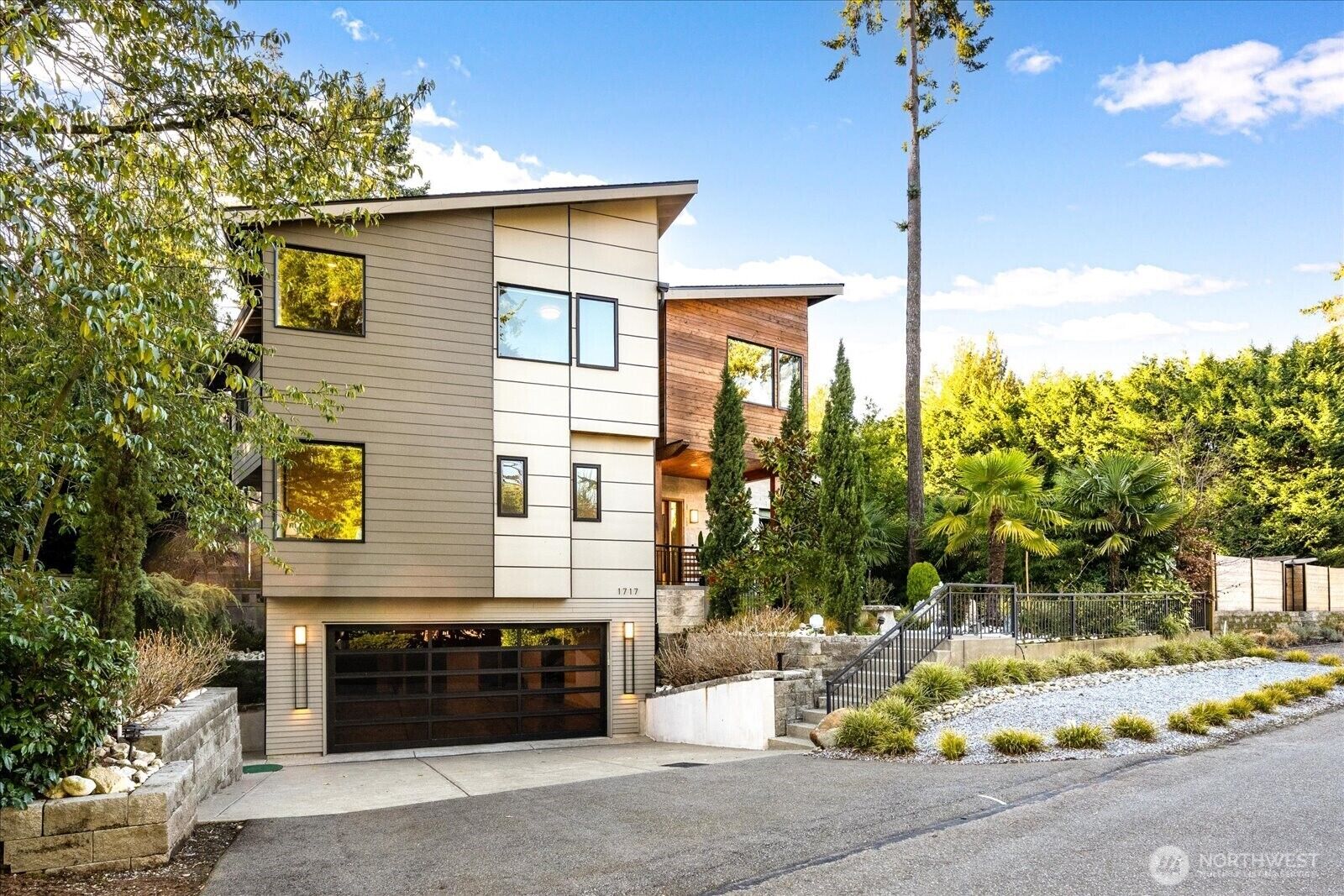 Property Photo:  1717  99th Avenue NE  WA 98004 