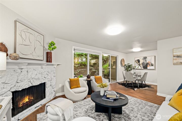 Property Photo: 12527 NE 117th Place F5 WA 98034