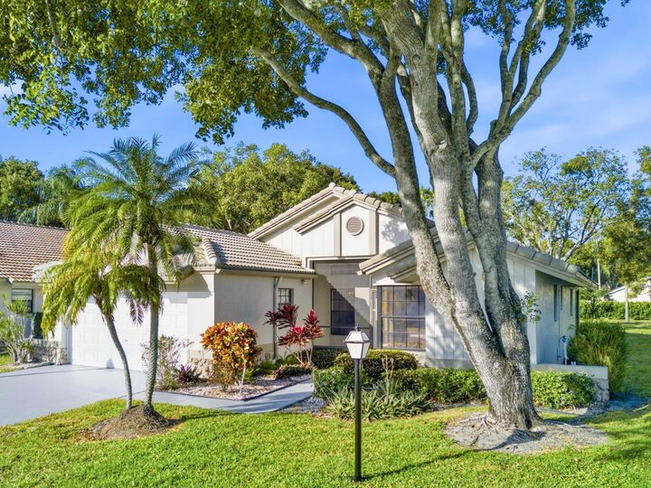 Property Photo:  8901 Boatswain Drive  FL 33436 