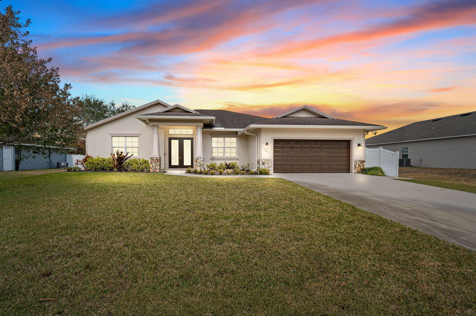 Property Photo:  1411 SW Hackensack Avenue  FL 34953 