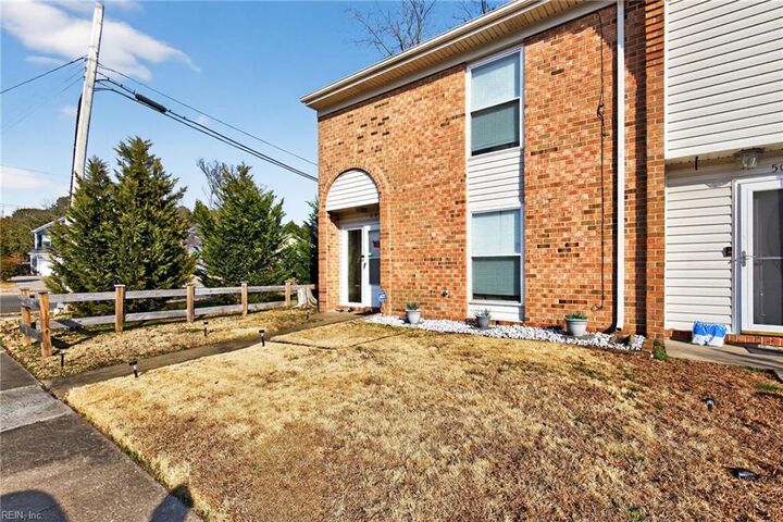 Property Photo: 5012 Dunderdale Ct VA 23462