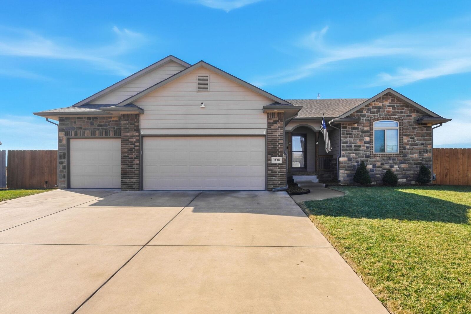Property Photo: 1130 N Lake Ridge Ct KS 67037