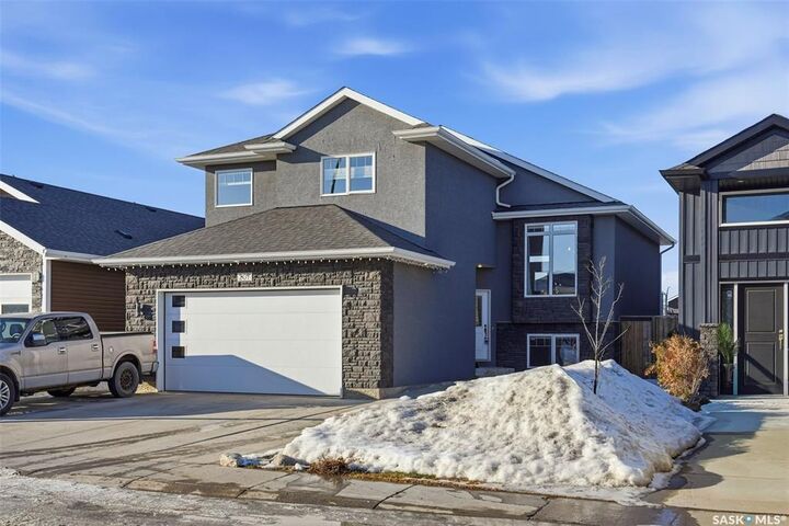 Property Photo: 207 Bentley Court SK S7L 6L4