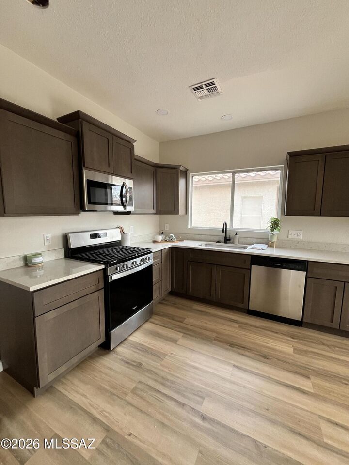 Property Photo:  7422 W River Rim Place  AZ 85743 