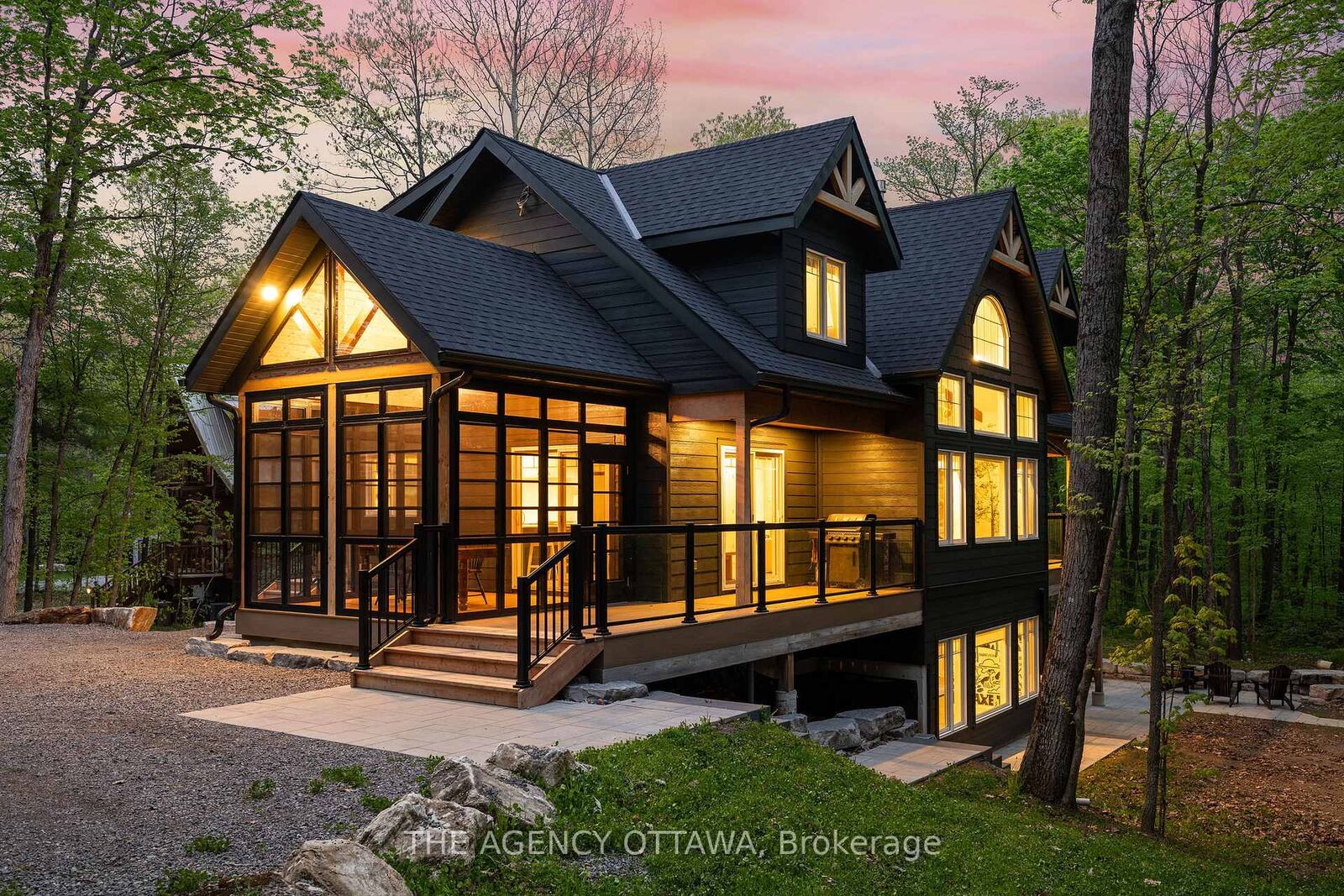Property Photo: 36 Crestview Drive ON K0J 1H0