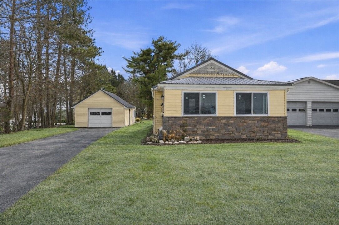 Property Photo:  1541 Woodland Ave  PA 16323 